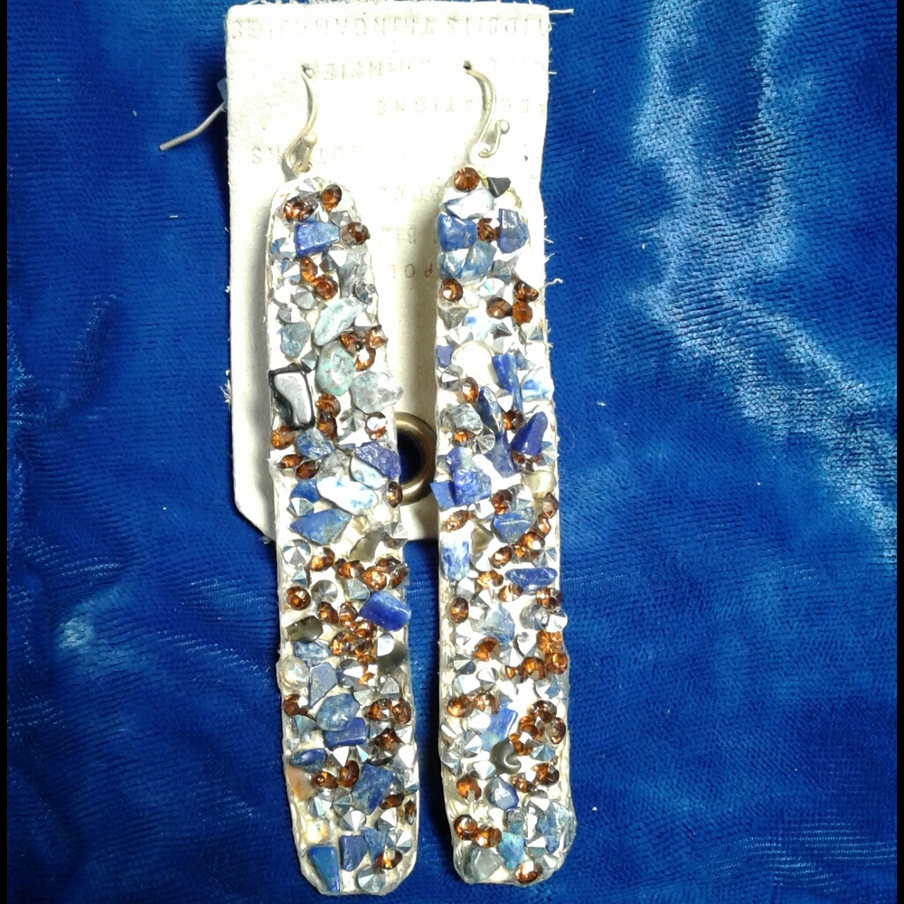 Anthropologie dangling earrings many color beads